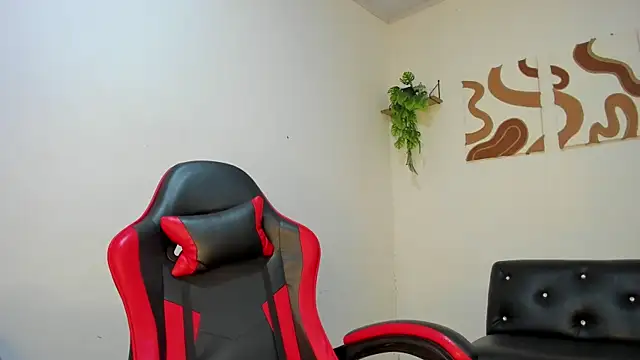 Caro kitty- online show from December 1, 2025, 1:01 pm