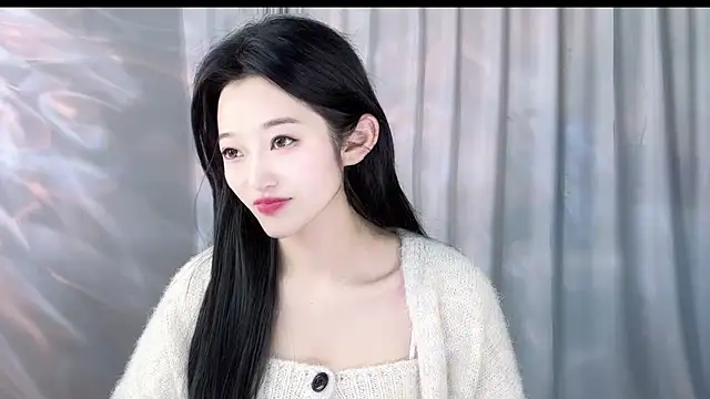 Lucky Qiao online show from December 5, 2024, 9:11 am