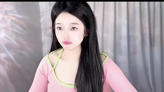 Lucky Qiao online show from December 12, 2024, 8:14 am