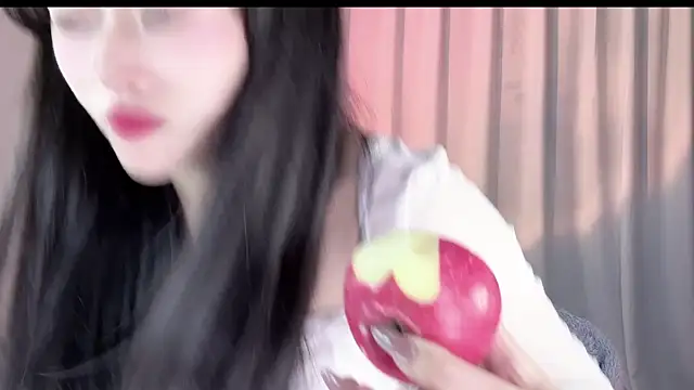Lucky Qiao online show from December 20, 2024, 4:20 am