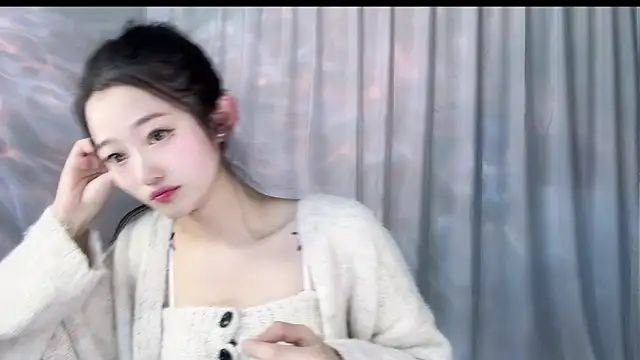 Lucky Qiao online show from December 5, 2024, 2:39 pm