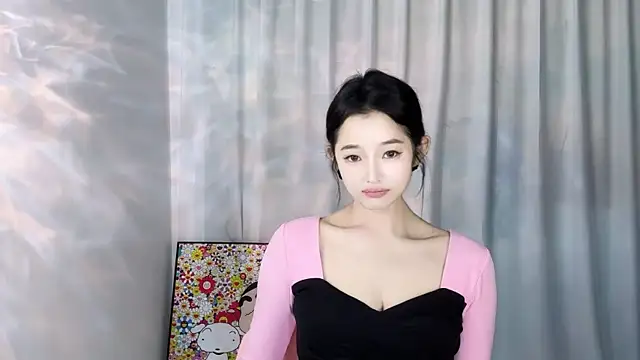 Lucky Qiao online show from December 10, 2024, 2:50 pm