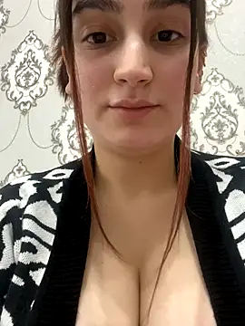 Snapshot of StormBeverly chatting on December 20, 2025, 12:19 pm StormBeverly online show from December 20, 2025, 12:19 pm