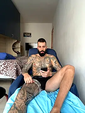 Snapshot of Gioeltoro89 chatting on October 3, 2025, 2:40 pm Gioeltoro89 online show from October 3, 2025, 2:40 pm