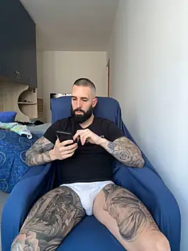 Snapshot of Gioeltoro89 chatting on May 15, 2026, 2:59 pm Gioeltoro89 online show from May 15, 2026, 2:59 pm