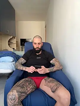 Snapshot of Gioeltoro89 chatting on April 20, 2026, 2:51 pm Gioeltoro89 online show from April 20, 2026, 2:51 pm