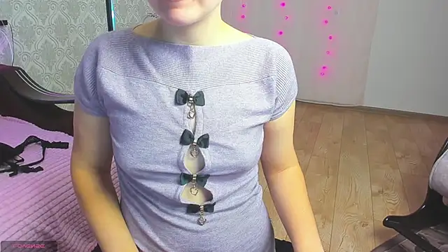 Miss Elsa  online show from March 12, 2025, 12:26 pm