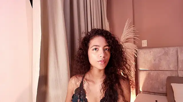 AntonellaHall  online show from March 4, 2026, 6:37 pm