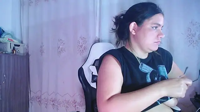 gigiqueen 18 online show from March 20, 2025, 4:07 am