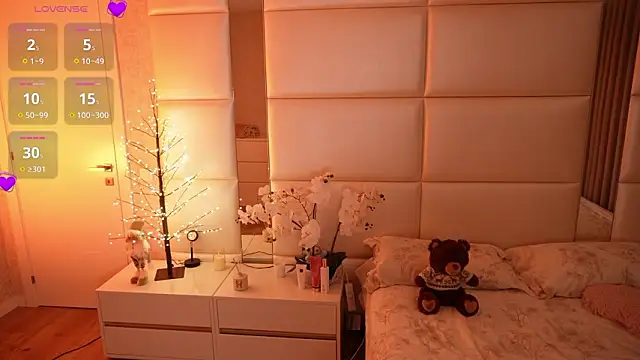 Lilly Colins online show from February 7, 2026, 7:44 pm