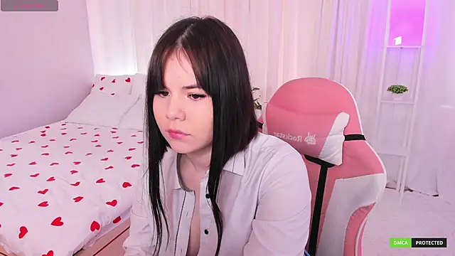 ClaireFaers  online show from March 4, 2025, 9:07 am