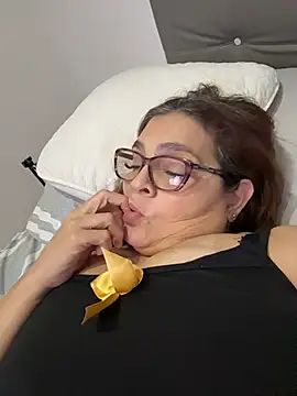 AntonellaAlondra4 online show from April 18, 2026, 3:42 am