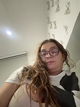 AntonellaAlondra4 online show from November 23, 2025, 4:22 am