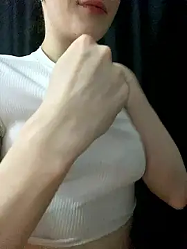 Snapshot of Sharrie_Bever1y chatting on December 5, 2024, 10:17 pm Sharrie Bever1y online show from December 5, 2024, 10:17 pm