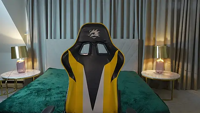 Snapshot of Tess_LovelyWest chatting on December 4, 2024, 11:46 am Tess LovelyWest online show from December 4, 2024, 11:46 am