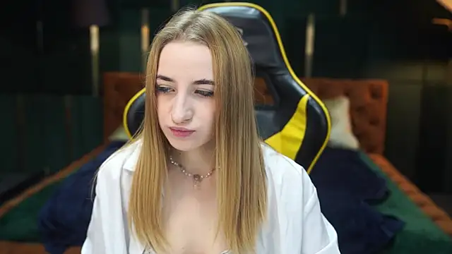 Snapshot of Tess_LovelyWest chatting on January 3, 2025, 4:48 pm Tess LovelyWest online show from January 3, 2025, 4:48 pm