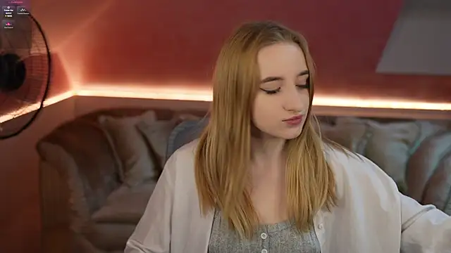 Snapshot of Tess_LovelyWest chatting on January 27, 2025, 7:56 pm Tess LovelyWest online show from January 27, 2025, 7:56 pm