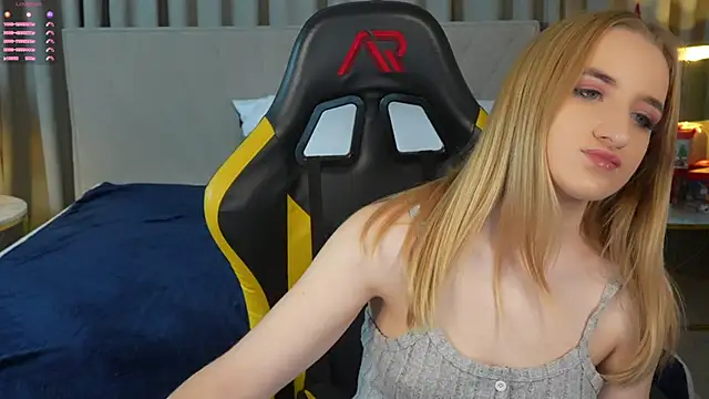 Snapshot of Tess_LovelyWest chatting on December 28, 2024, 12:04 am Tess LovelyWest online show from December 28, 2024, 12:04 am