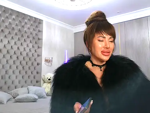 TianaPosh online show from February 20, 2025, 11:32 pm