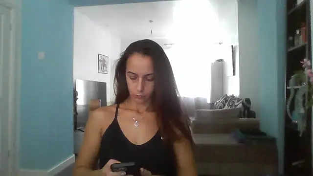 karlaolivia online show from September 19, 2025, 9:24 am