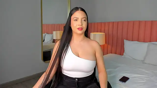 NathRossi online show from February 7, 2025, 11:03 pm