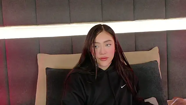 nicolle pierce online show from October 15, 2025, 12:46 pm