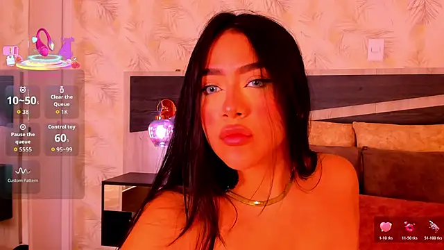 nicolle pierce online show from December 5, 2025, 1:32 pm