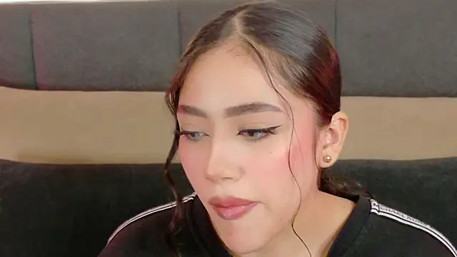 nicolle pierce online show from October 13, 2025, 2:18 pm