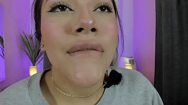 nicolle pierce online show from April 6, 2026, 1:34 pm