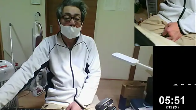 Snapshot of mama010-chan chatting on February 11, 2025, 8:52 pm mama010-chan online show from February 11, 2025, 8:52 pm