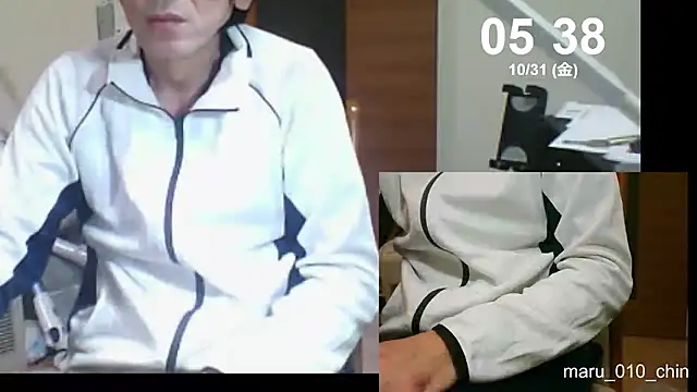 Snapshot of mama010-chan chatting on October 30, 2025, 8:39 pm mama010-chan online show from October 30, 2025, 8:39 pm