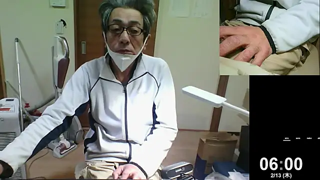 Snapshot of mama010-chan chatting on February 12, 2025, 9:01 pm mama010-chan online show from February 12, 2025, 9:01 pm