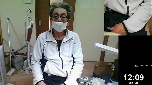 Snapshot of mama010-chan chatting on February 9, 2025, 3:11 am mama010-chan online show from February 9, 2025, 3:11 am