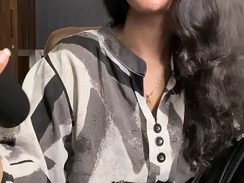 Divyaa69 online show from June 5, 2026, 7:41 pm