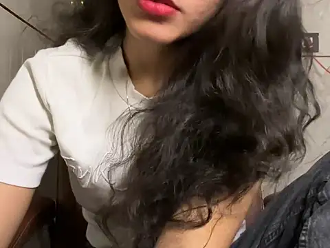 Divyaa69 online show from April 11, 2026, 7:50 pm