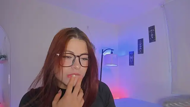 Snapshot of sara_sweet9 chatting on October 28, 2025, 9:25 pm sara sweet9 online show from October 28, 2025, 9:25 pm