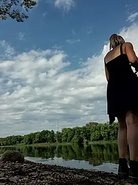 KSwonderland6 online show from September 18, 2025, 3:04 pm