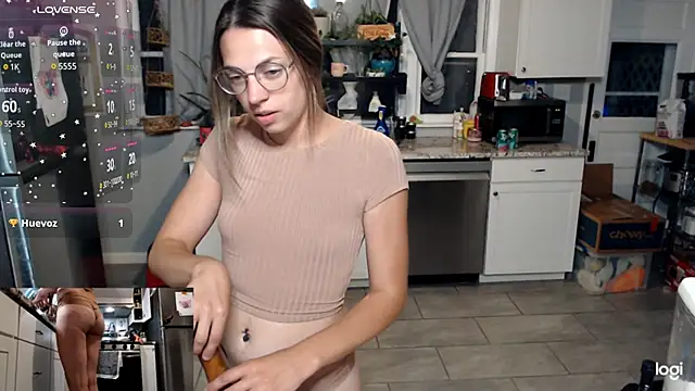 KSwonderland6 online show from September 10, 2025, 4:44 am