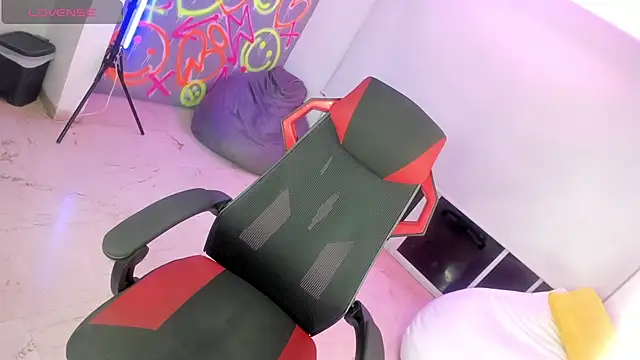 GEANNAROSE online show from March 15, 2025, 5:41 am