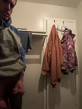 StarringSumac online show from April 10, 2026, 12:23 pm