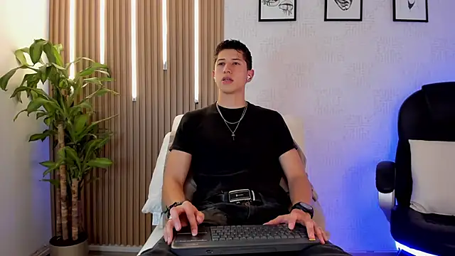 Snapshot of Dorianmistery2322_ chatting on December 17, 2025, 8:36 pm Dorianmistery2322 online show from December 17, 2025, 8:36 pm