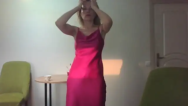 Juli julyyy online show from December 26, 2024, 5:04 am