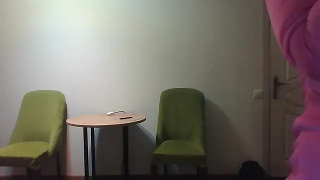 Juli julyyy online show from December 21, 2024, 4:03 pm