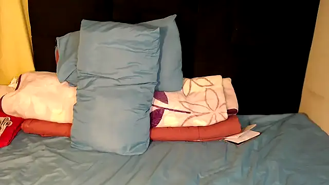 Busty-Londie online show from February 2, 2026, 7:35 pm