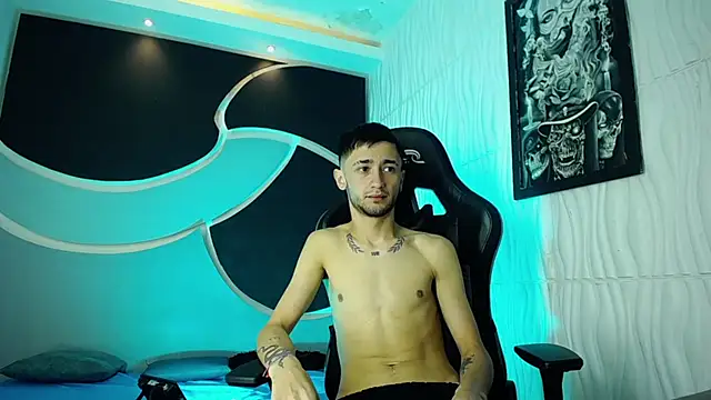 Snapshot of jeysexyboy_2 chatting on December 9, 2024, 8:54 pm jeysexyboy 2 online show from December 9, 2024, 8:54 pm