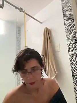 MireyaTorresGu online show from October 3, 2025, 3:35 pm