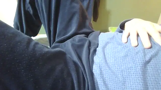 Snapshot of brtbrlss chatting on November 30, 2025, 4:52 pm brtbrlss online show from November 30, 2025, 4:52 pm