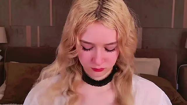 NaomiLoys online show from March 9, 2025, 3:43 am