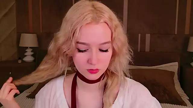 NaomiLoys online show from March 22, 2025, 7:09 pm