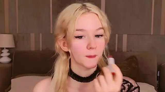 NaomiLoys online show from February 27, 2025, 4:02 am